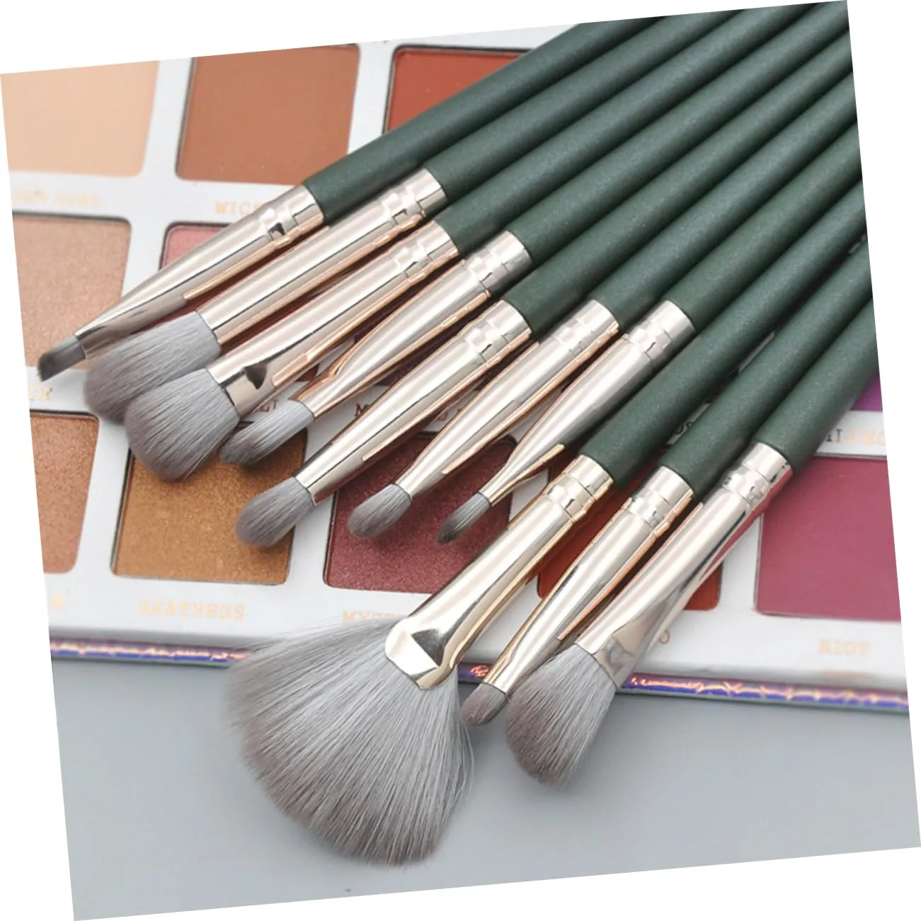 14pcs Makeup Brush Set Wooden Handle Blackish Green Cosmetic Brushes for Foundation Blush Eyeshadow and Contour for Daily and Special Occasions