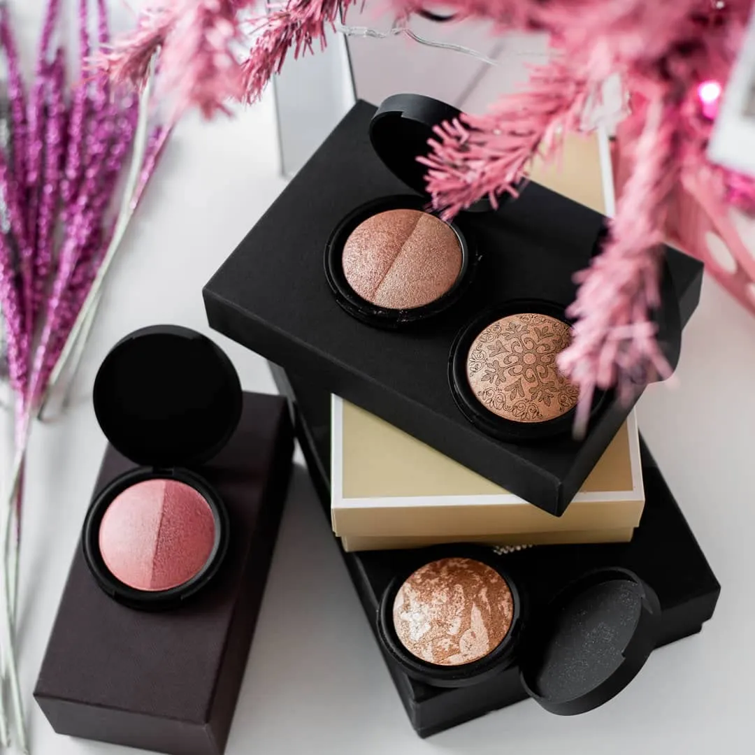 aden Terracotta Baked Bronzer/Highlighter Duo Create a gorgeous sculpted glow with this baked duo (7g) MADE IN ITALY (Terracotta Baked Highlighter)