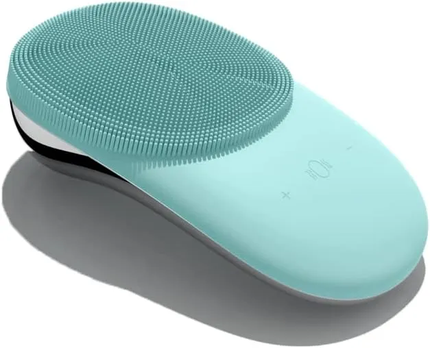 Facial Cleansing Brush, Sonic Waterproof Cleansing Brush(8 Adjustable Speeds) Effectively Cleans and Exfoliates, Soft Silicone Heated Massage Helps Open pores&Import Essence, Relieve Fatigu (Green)