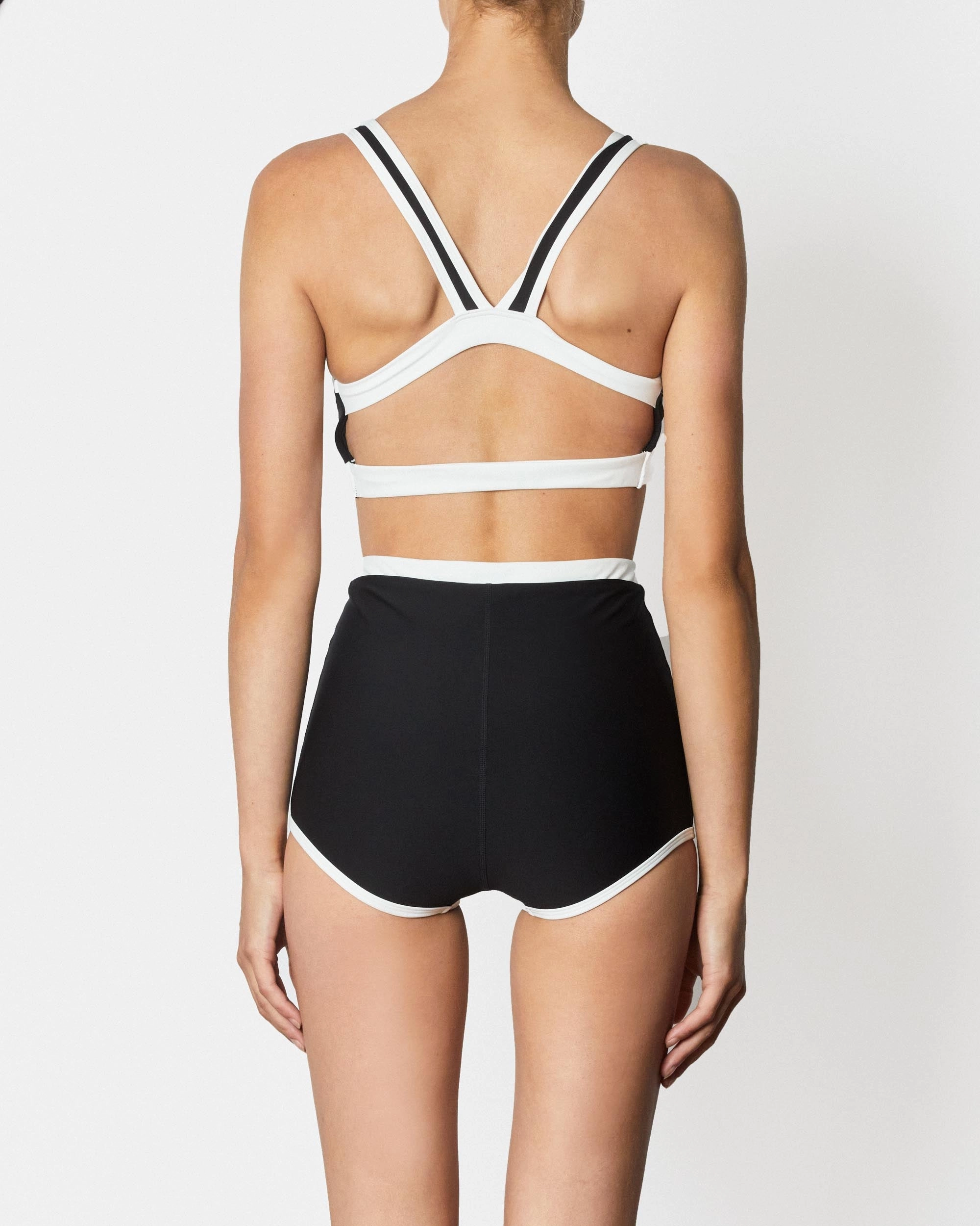 THE CONTOUR DUO SHORTIE - BLACK & WHITE