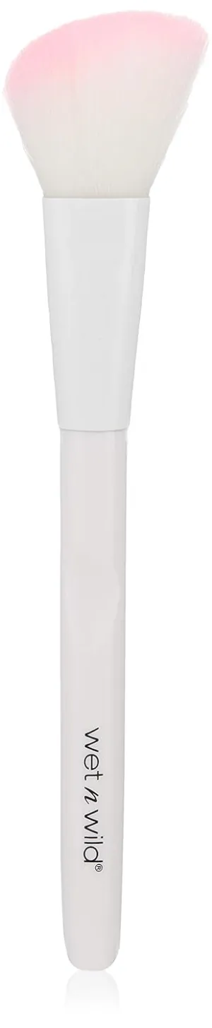 Wet n Wild, Makeup Brush, Contour Brush, Plush, Angled Brush to Fit the Contours of Your Face, Sculpt and Shape, Easy-to-use Makeup Brushes