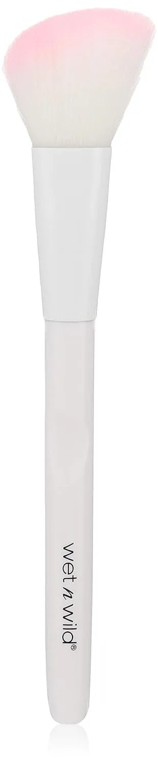 Wet n Wild, Makeup Brush, Contour Brush, Plush, Angled Brush to Fit the Contours of Your Face, Sculpt and Shape, Easy-to-use Makeup Brushes